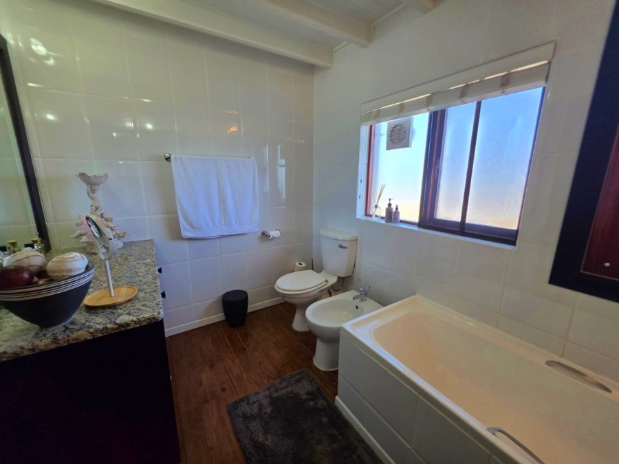4 Bedroom Property for Sale in Wilderness Central Western Cape